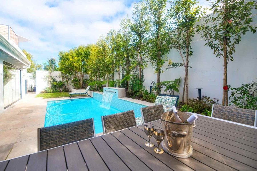 6 Bedroom Property for Sale in Hermanus Heights Western Cape